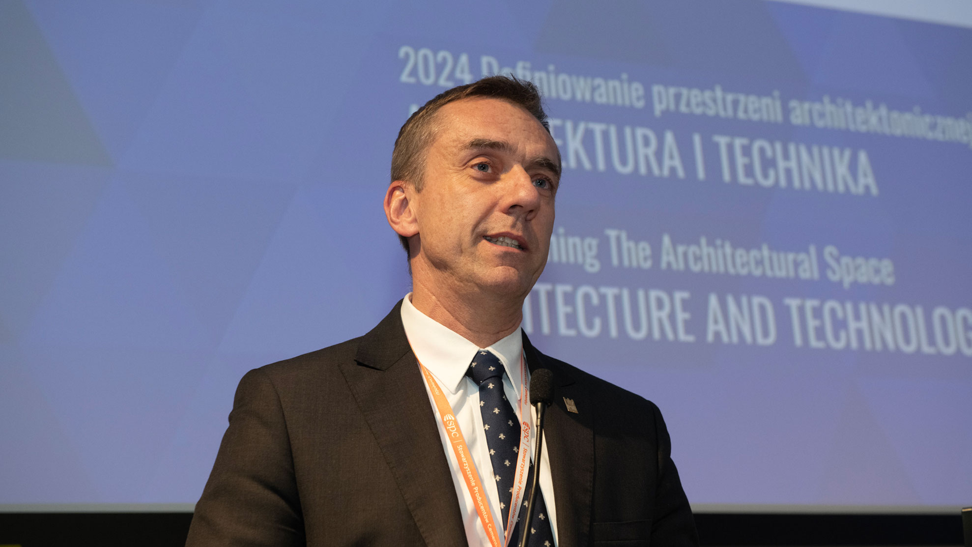 DEFINIOWANIE PRZESTRZENI ARCHITEKTONICZNEJ – ARCHITEKTURA I TECHNIKA