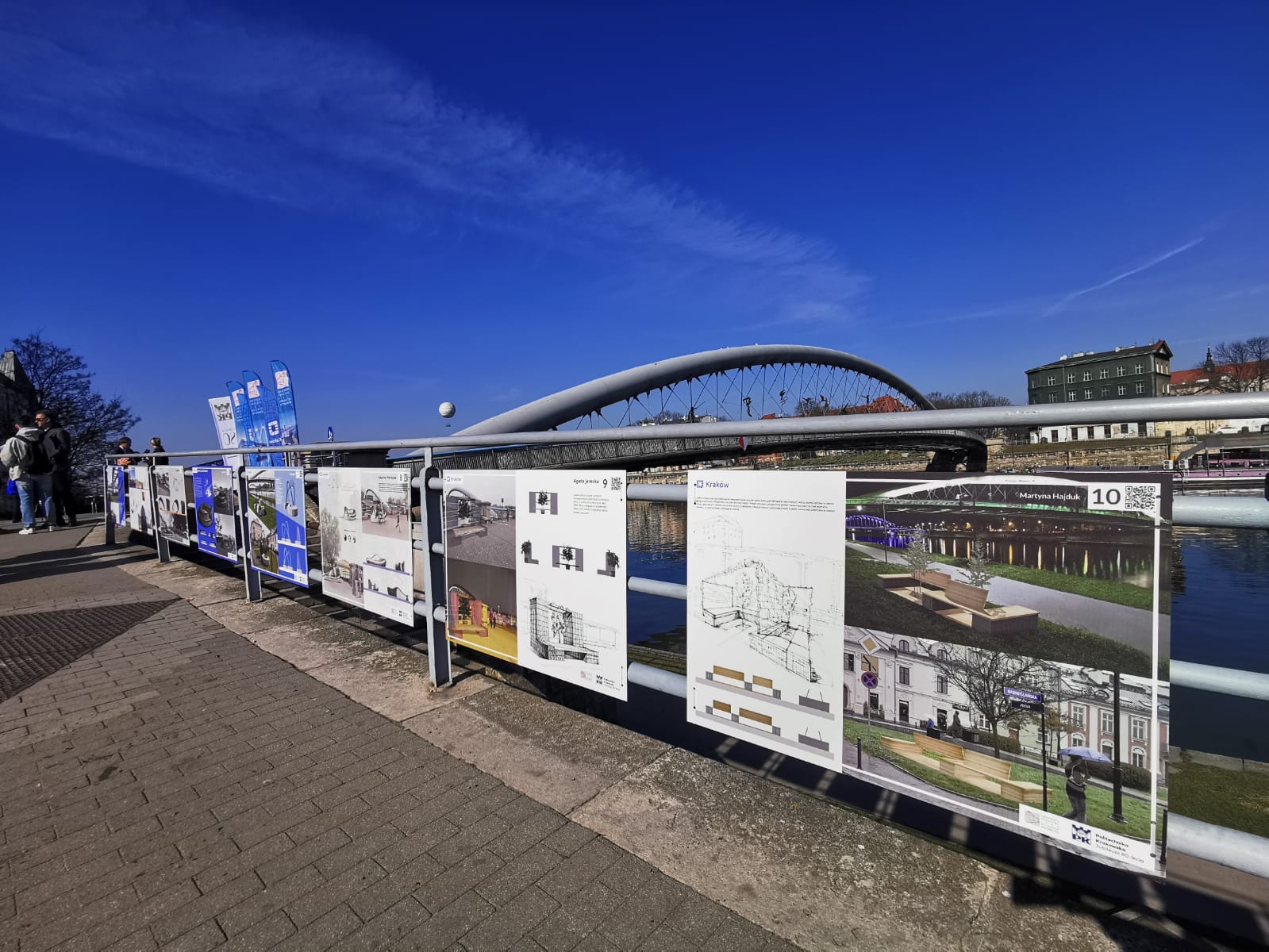 GŁOSOWANIE NA „ŁAWECZKĘ ZAKOCHANYCH”