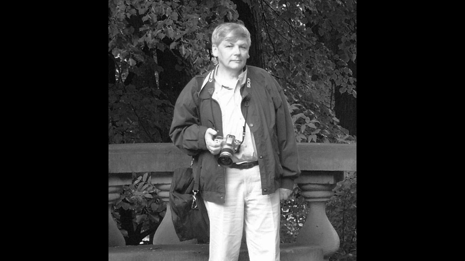 Z GŁĘBOKIM ŻALEM ZAWIADAMIAMY